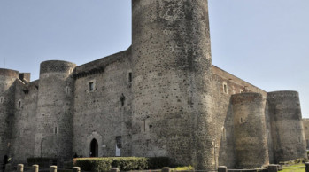 castello-ursino-catania-small